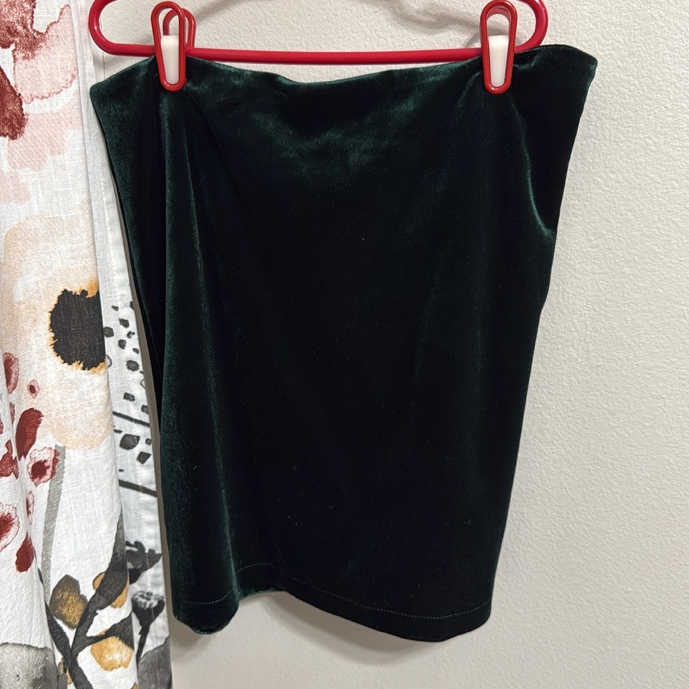Women’s Chiquease Lapel Neck Single Button Green Velvet Blazer & Skirt Set. Sz M - Picture 12 of 16